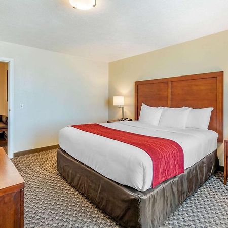 Comfort Inn & Suites Lancaster Antelope Valley Екстер'єр фото