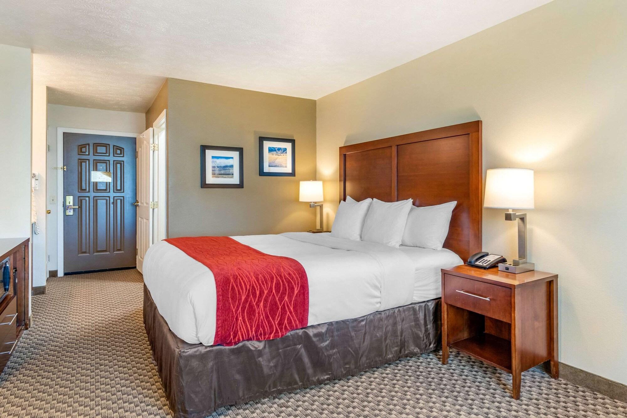 Comfort Inn & Suites Lancaster Antelope Valley Екстер'єр фото