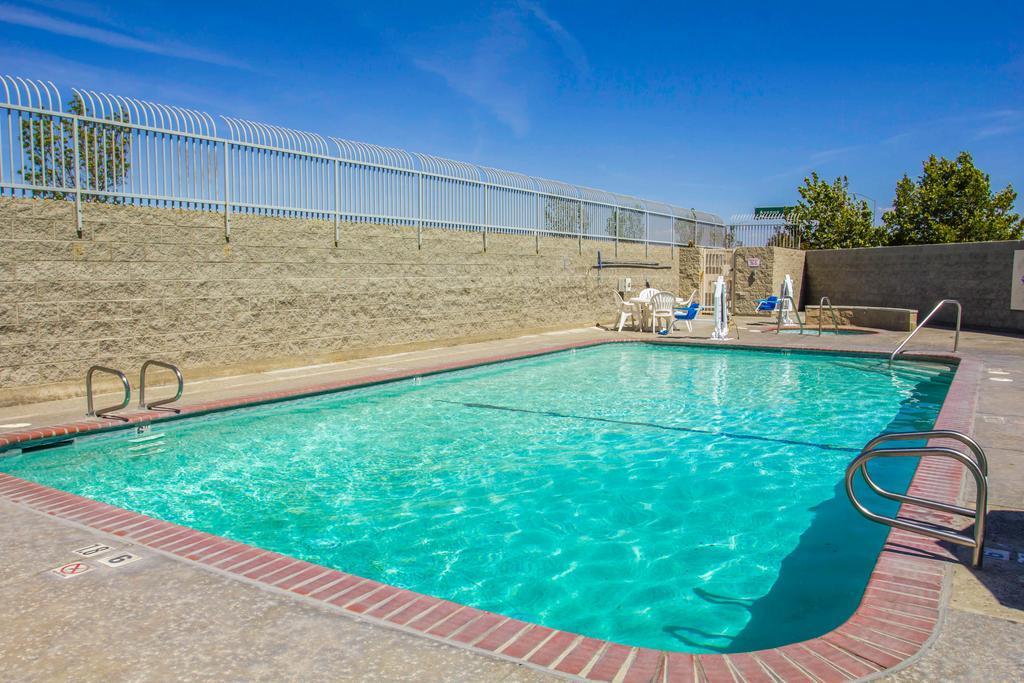Comfort Inn & Suites Lancaster Antelope Valley Екстер'єр фото