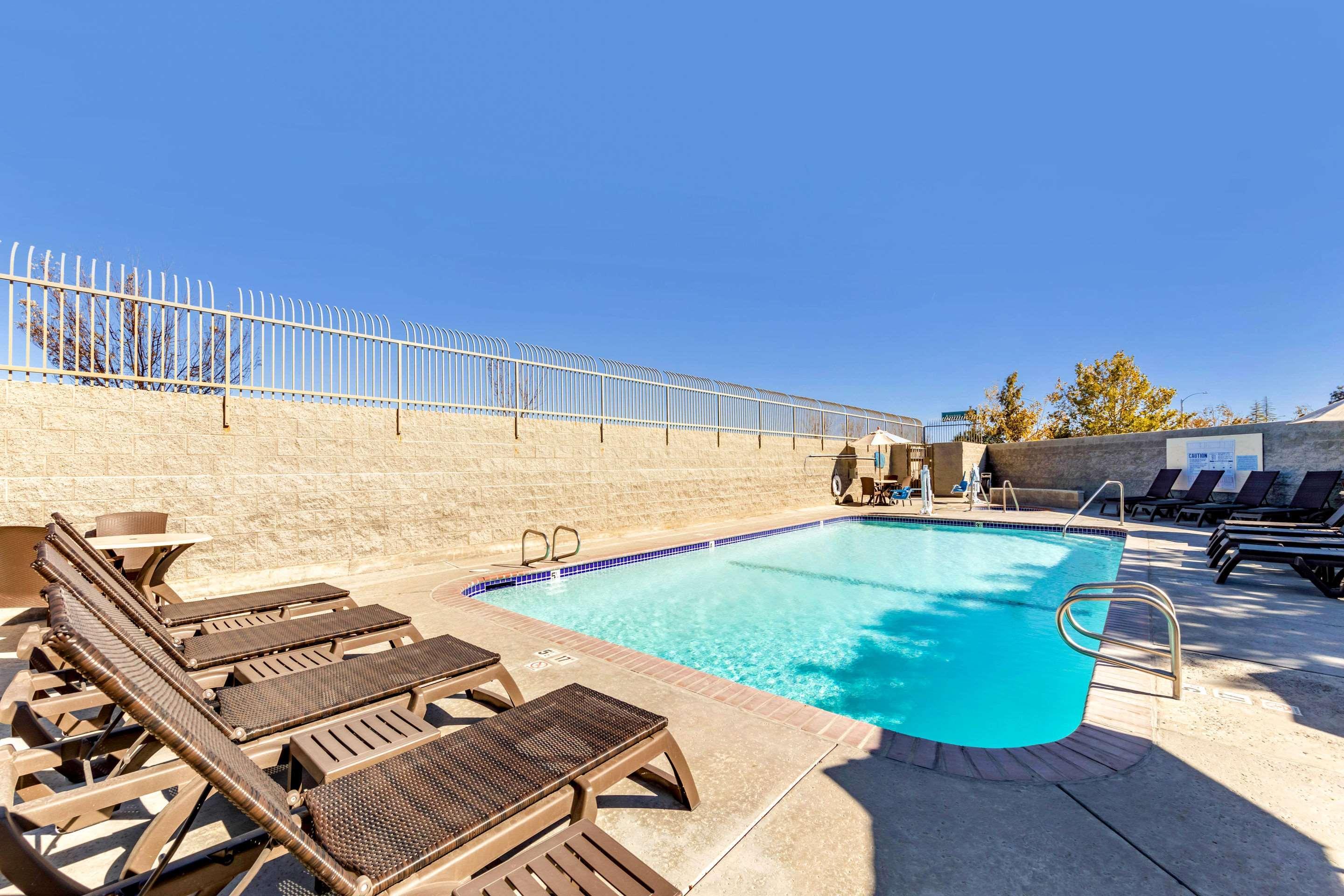 Comfort Inn & Suites Lancaster Antelope Valley Екстер'єр фото